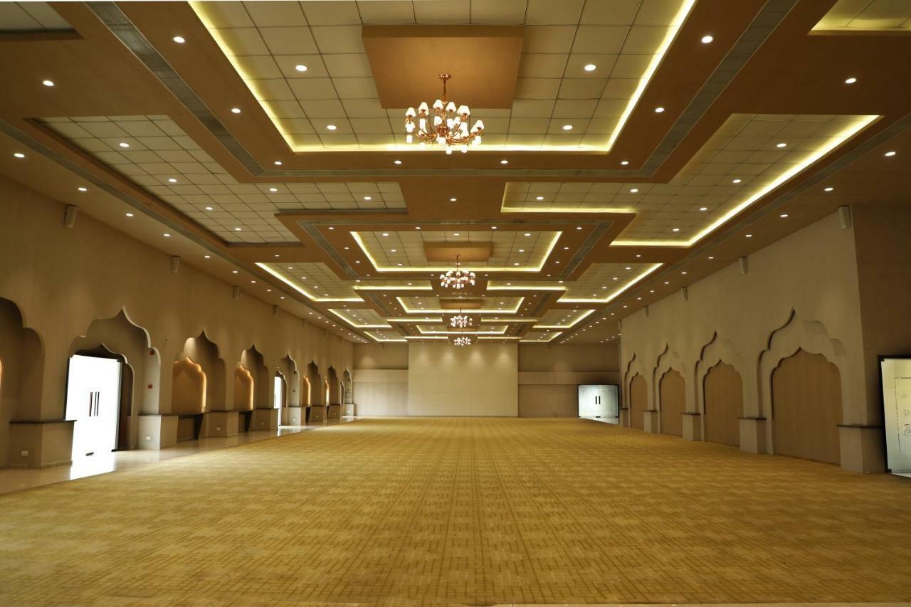 Sunnys World Hotel Pune Eksteriør billede