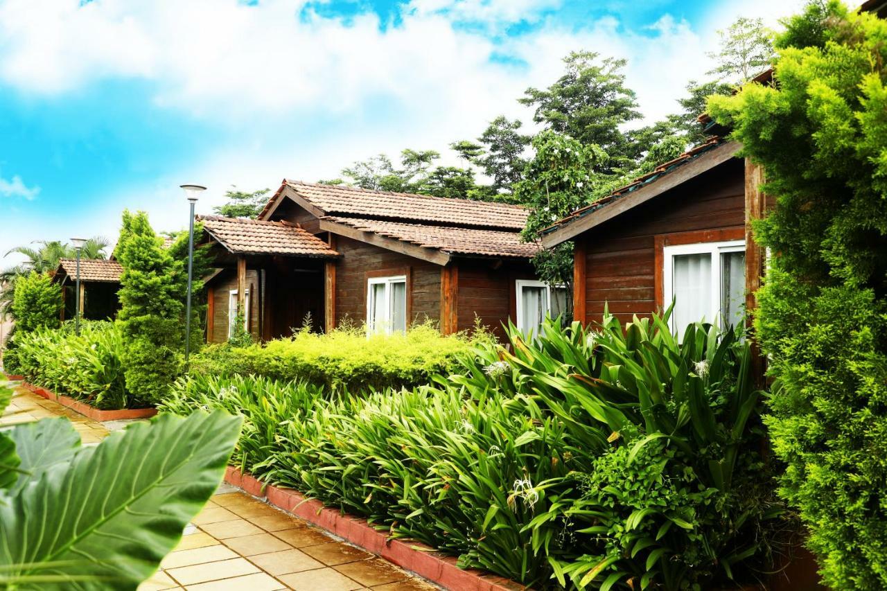 Sunnys World Hotel Pune Eksteriør billede