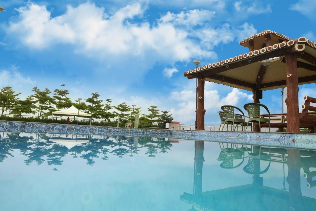 Sunnys World Hotel Pune Eksteriør billede